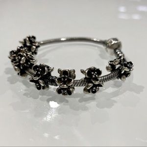 Authentic Pandora ~ 🌸 Retired Wanda’s Garden I Spacer Charm w. Black CZ